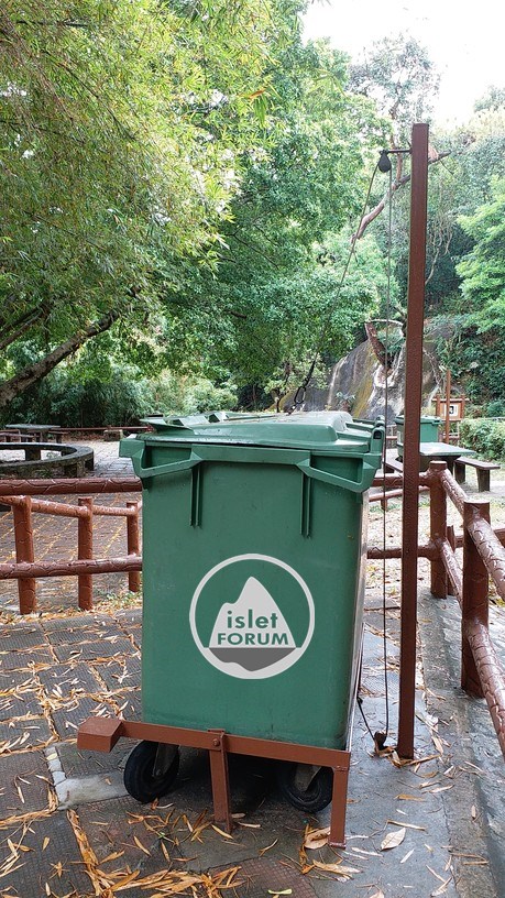 郊野公園垃圾箱 (2).jpg